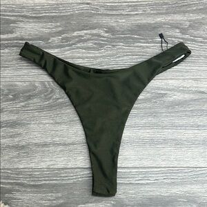 Berry Beachy thong bikini bottoms size XL